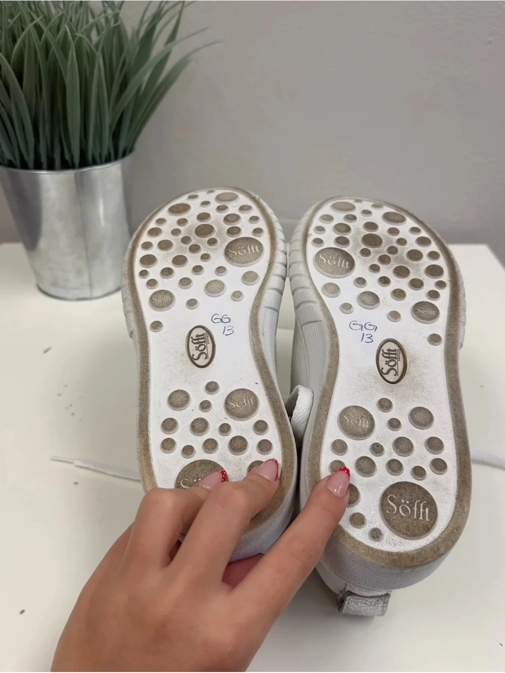 Söfft White Parkyn Leather Comfort Platform Sneakers - Size 7
